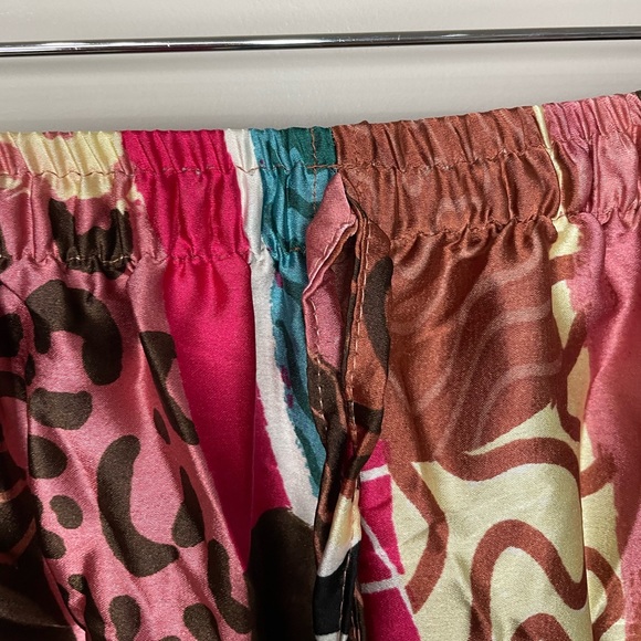 Izzy & Liv NWOT Patchwork Queen satin pajama pants wide leg 2XL - Picture 7 of 9